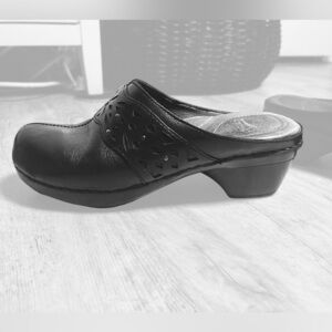 Dansko Black Leather Comfort Clogs Size 36-Work/Nursing/Teacher Shoes Slip-Ons